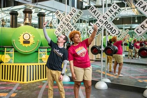 St. Louis Union Station's 'Selfie Express' exhibit now open